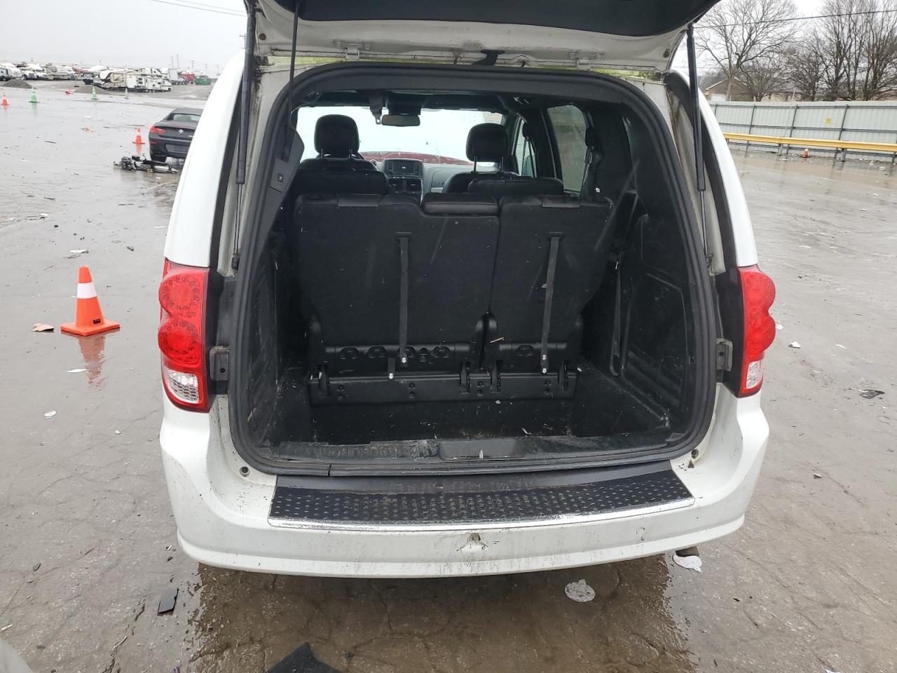 2019 Dodge Caravan VIN 2C4RDGEG2KR641282 Copart auction photo, front end damage thumbnail 6