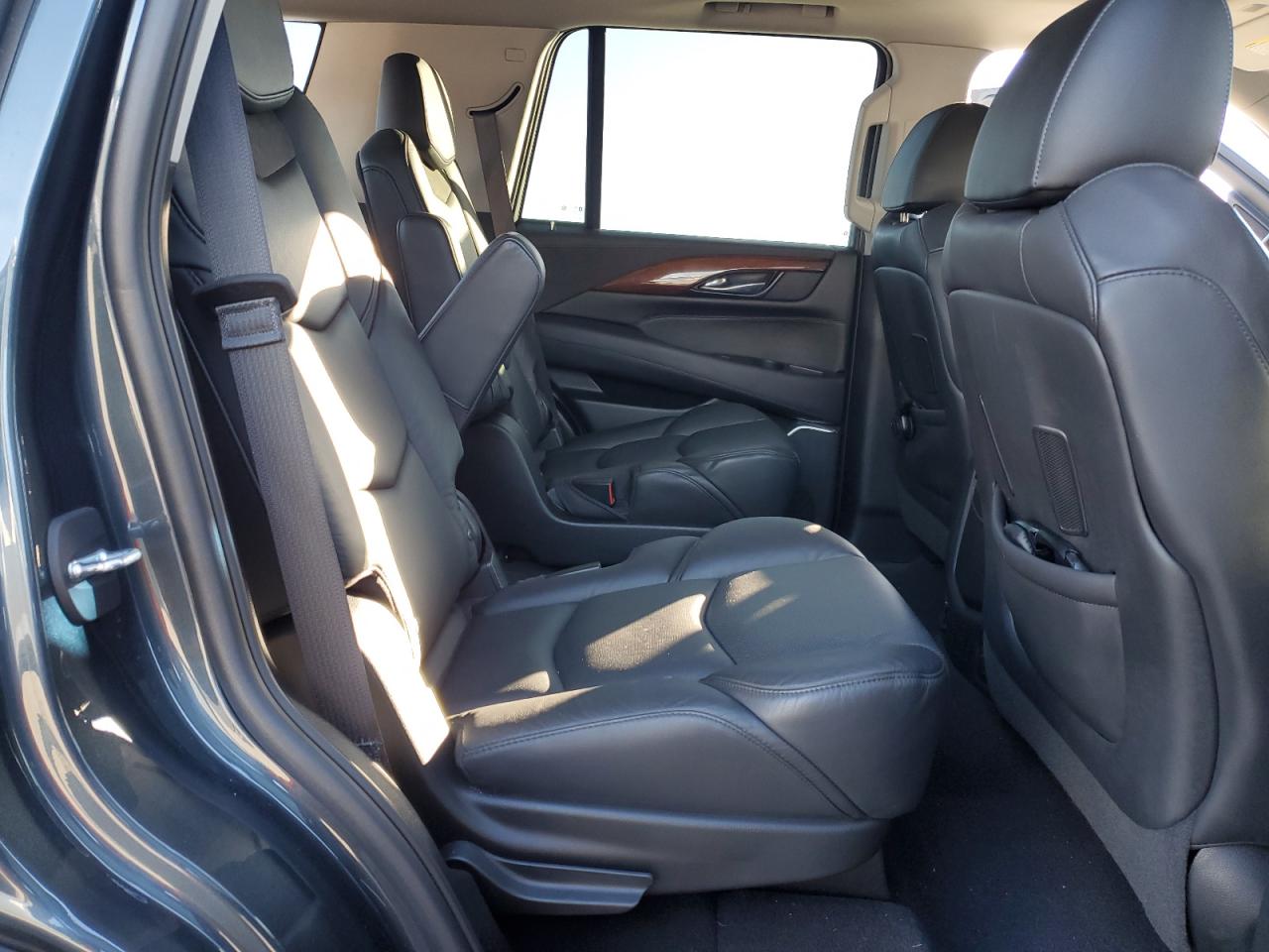 2019 Cadillac Escalade VIN 1GYS3CKJ7KR264140 Copart auction photo, all over / undercarriage damage thumbnail 11