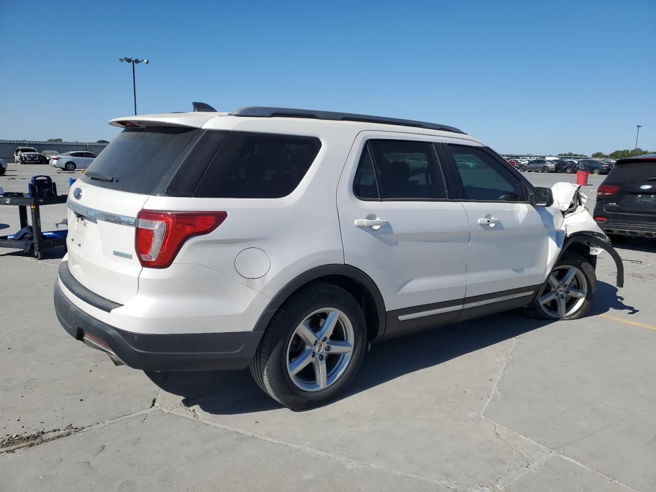 2018 Ford Explorer VIN 1FM5K7DHXJGA79657 Copart auction photo, front end damage thumbnail 3