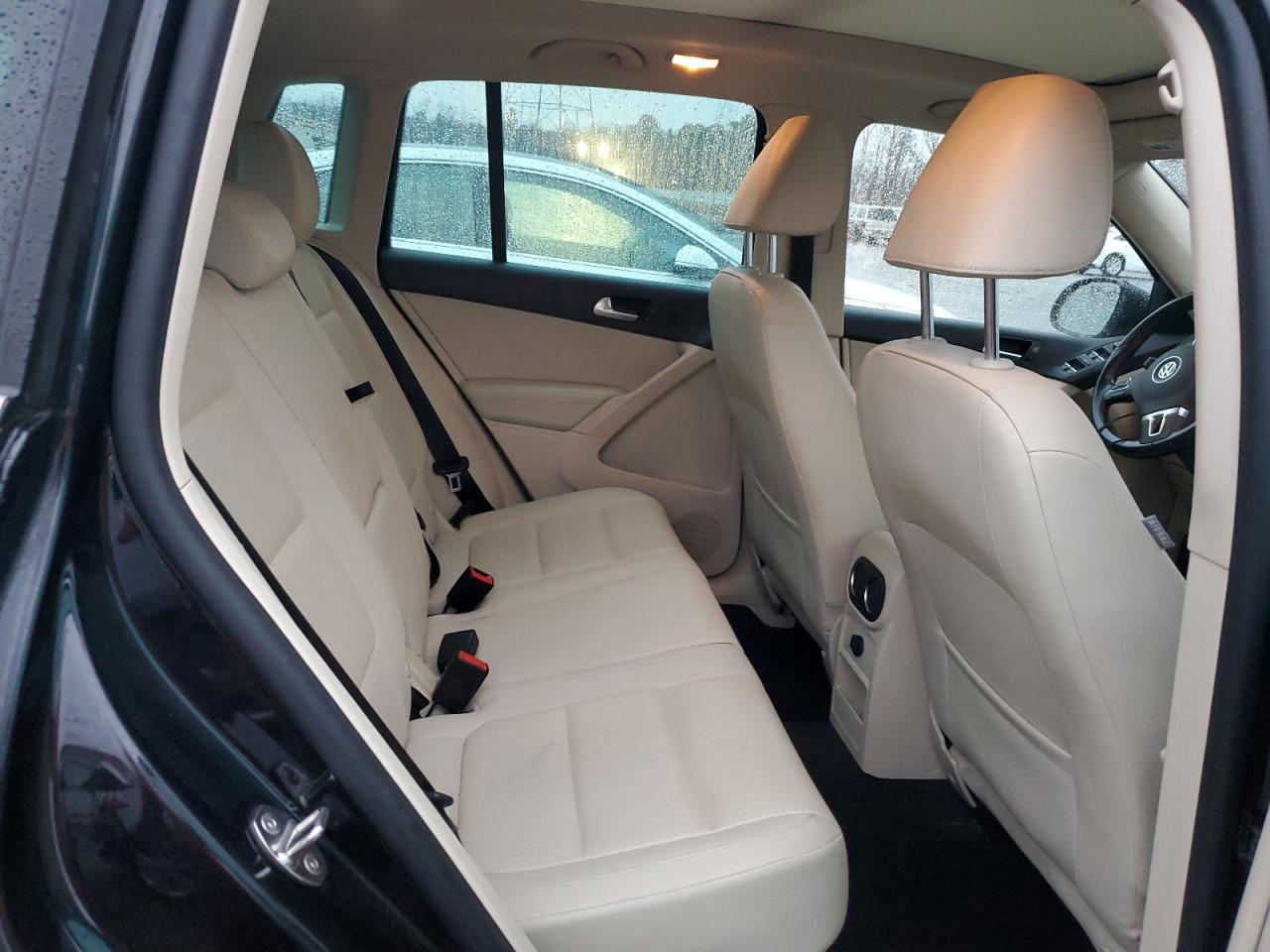 2017 Volkswagen Tiguan VIN WVGSV7AX8HW512785 Copart auction photo, minor dent/scratches damage thumbnail 11