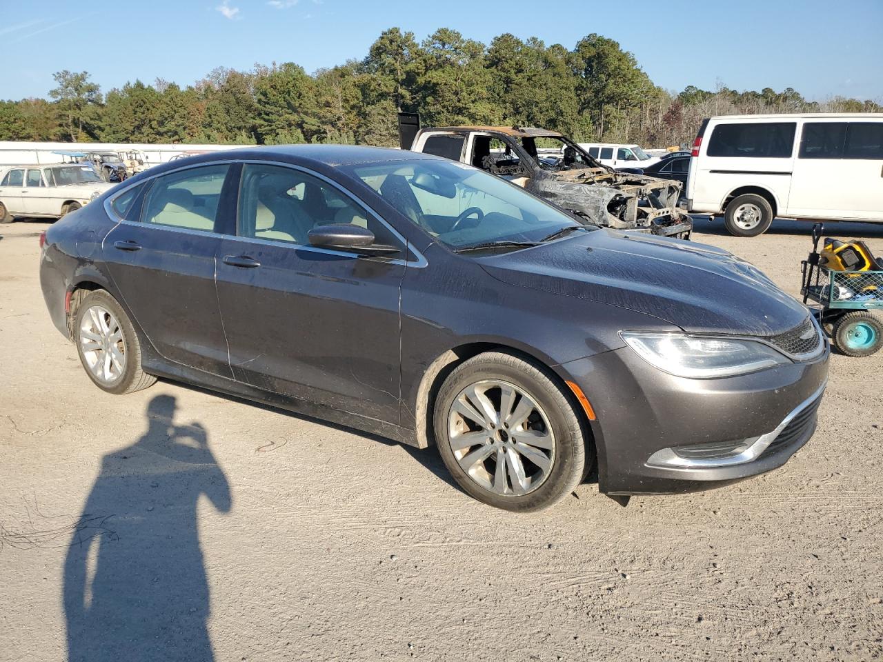 2015 Chrysler 200 VIN 1C3CCCAB8FN723648 Copart auction photo, front end damage thumbnail 4