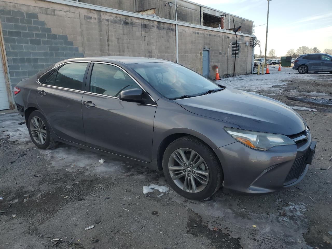 2016 Toyota Camry VIN 4T1BF1FK0GU131935 Copart auction photo, rear end / minor dent/scratches damage thumbnail 4
