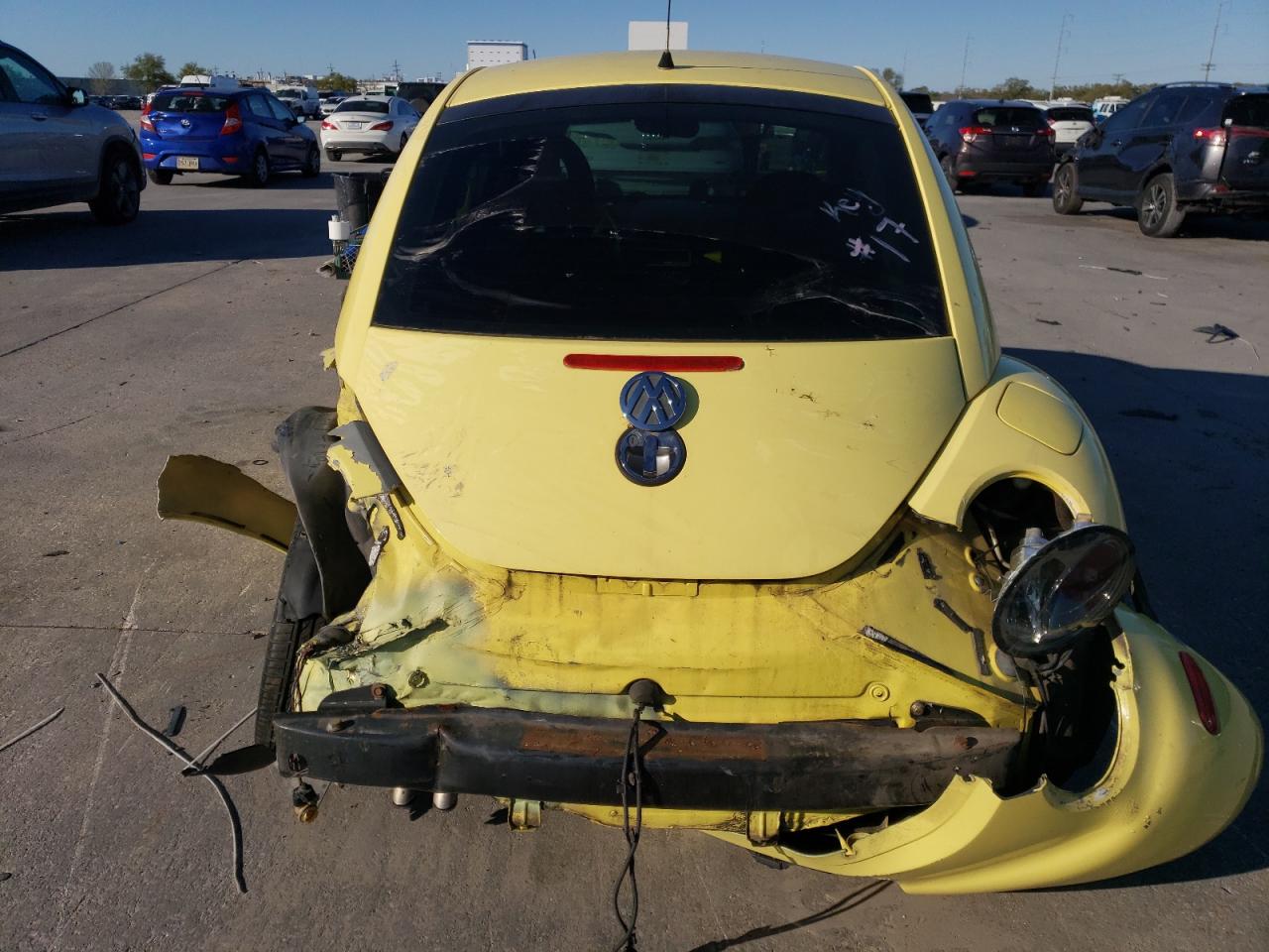 2001 Volkswagen Beetle VIN 3VWDC21C01M430877 Copart auction photo, rear end damage thumbnail 6