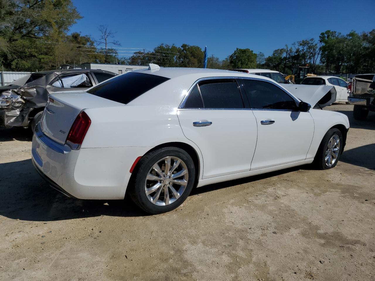 2018 Chrysler 300 VIN 2C3CCAKGXJH286073 Copart auction photo, front end / rear end damage thumbnail 3