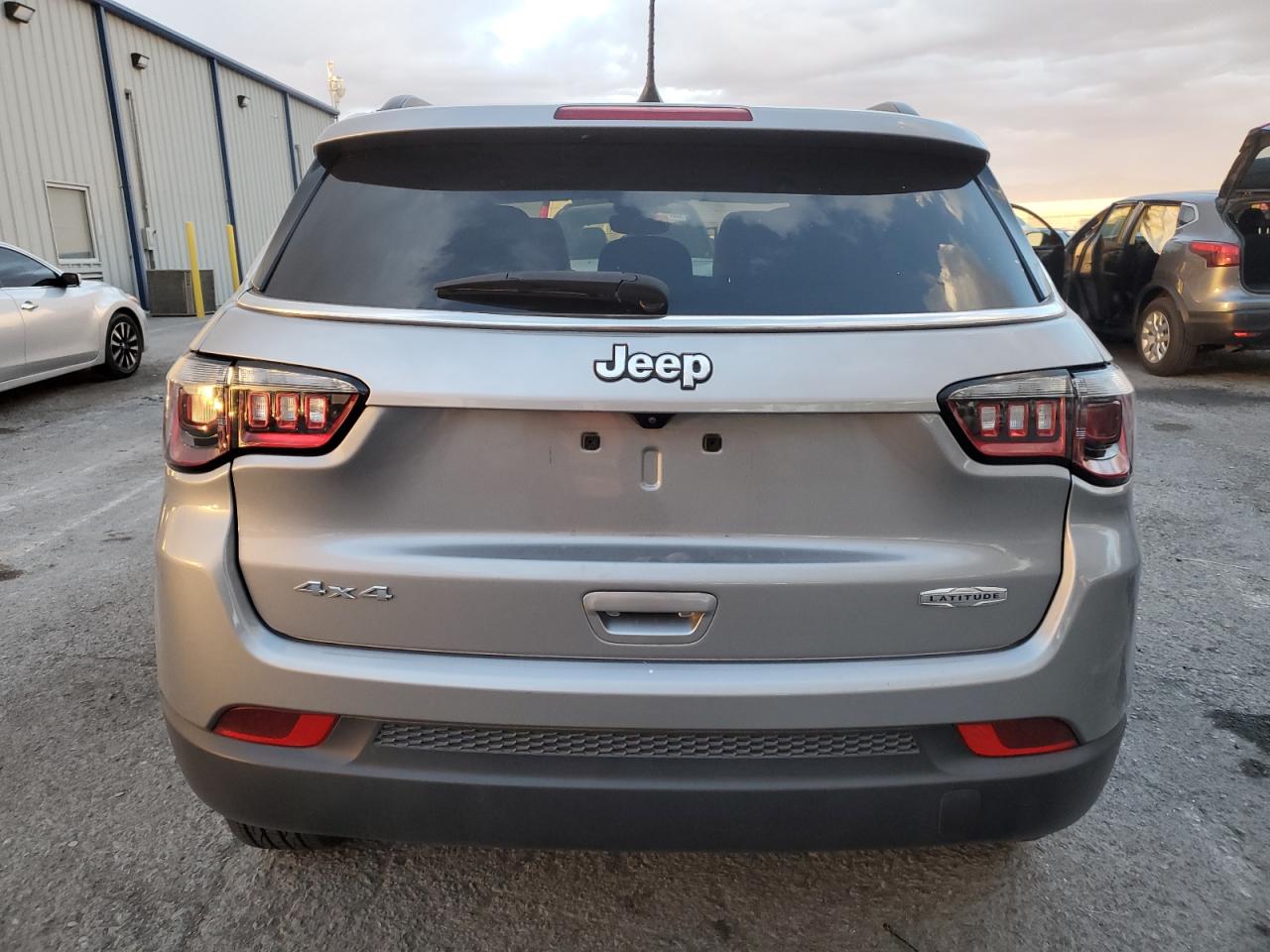 2022 Jeep Compass VIN 3C4NJDBB8NT133415 Copart auction photo, front end damage thumbnail 6