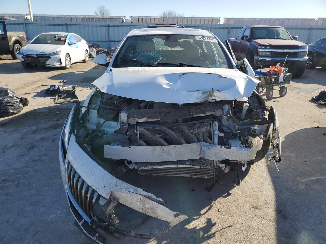 2016 Buick Regal VIN 2G4GS5GX4G9137642 Copart auction photo, front end / side damage thumbnail 5