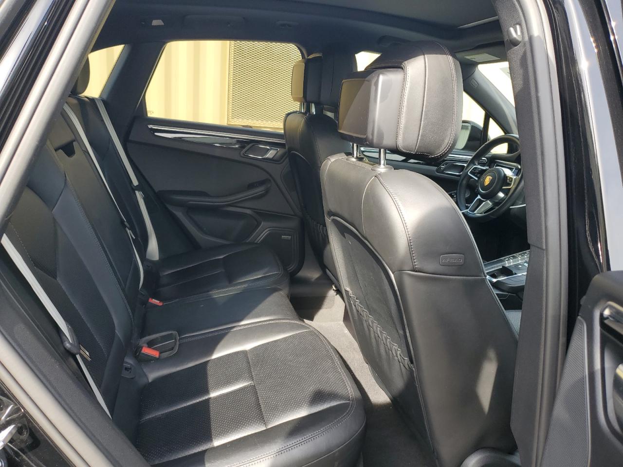 2017 Porsche Macan VIN WP1AA2A57HLB83459 Copart auction photo, front end / minor dent/scratches damage thumbnail 11
