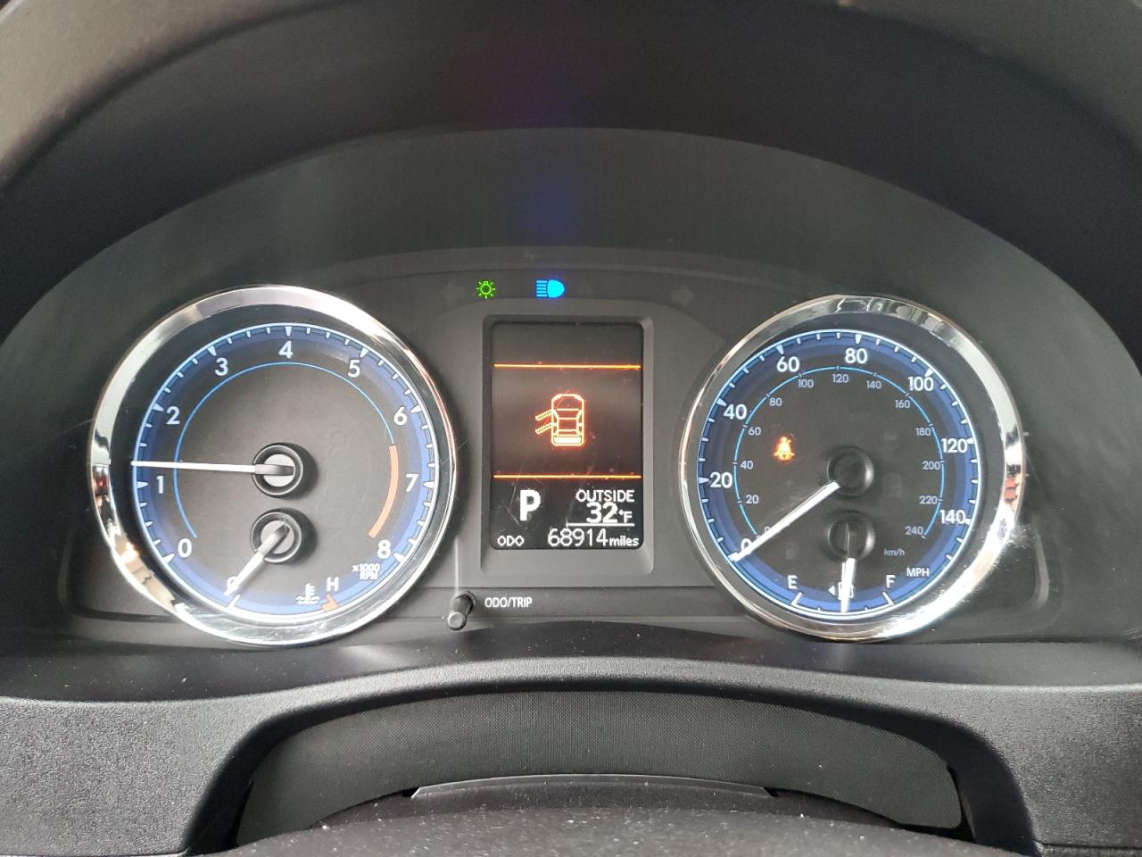 2018 Toyota Corolla VIN 2T1BURHE4JC114768 Copart auction photo, rear end / minor dent/scratches damage thumbnail 9