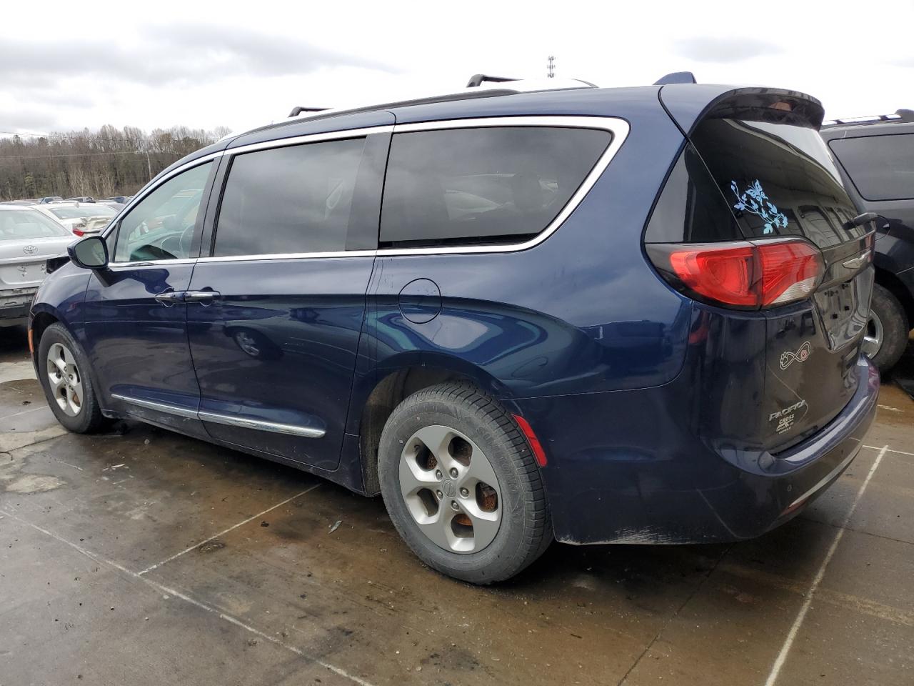 2017 Chrysler Pacifica VIN 2C4RC1EG7HR594419 Copart auction photo, front end damage thumbnail 2