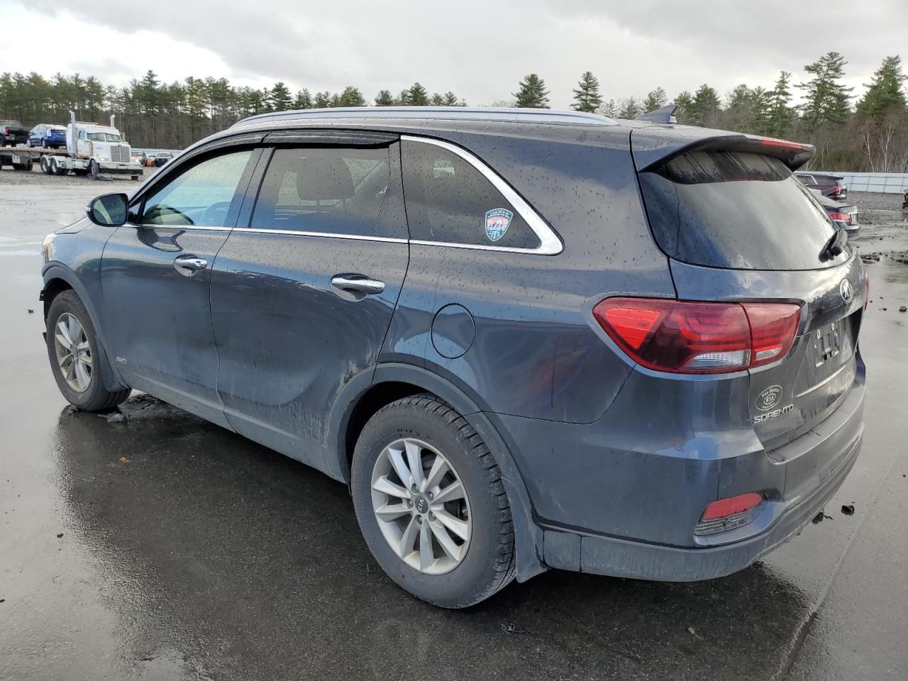 2019 KIA Sorento VIN 5XYPGDA56KG463186 Copart auction photo, front end / side damage thumbnail 2