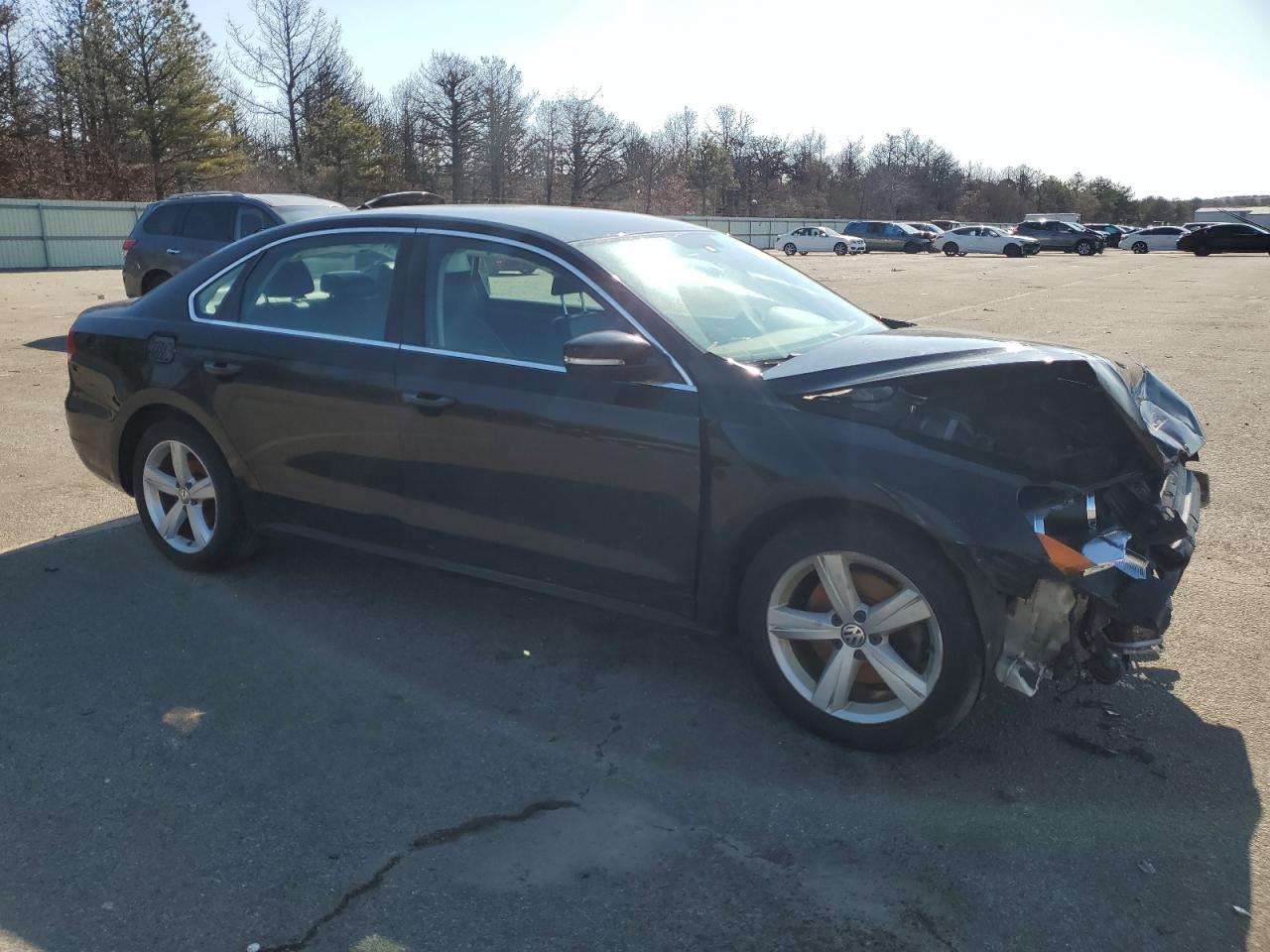 2014 Volkswagen Passat VIN 1VWBP7A39EC004315 Copart auction photo, front end / minor dent/scratches damage thumbnail 4