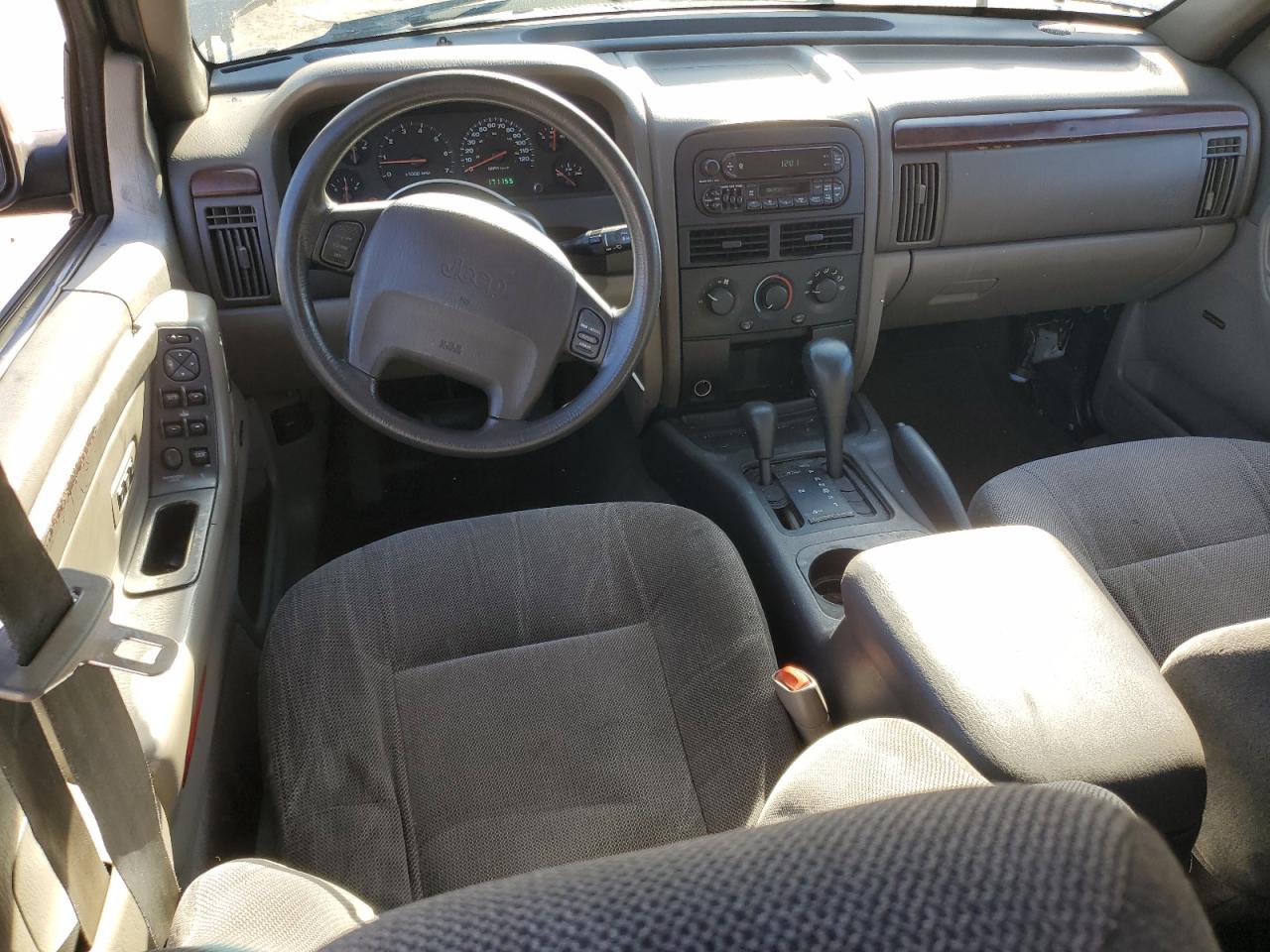 2000 Jeep Grand Cherokee VIN 1J4G248N3YC201024 Copart auction photo, rear end / minor dent/scratches damage thumbnail 8