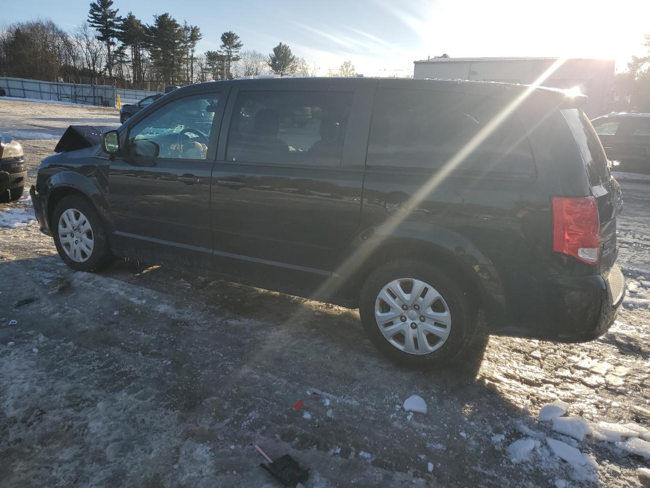 2014 Dodge Caravan VIN 2C4RDGBG8ER353923 Copart auction photo, front end damage thumbnail 2