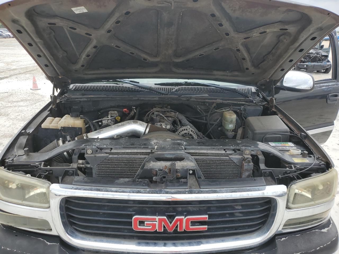 2001 GMC Sierra VIN 2GTEK19TX11314246 Copart auction photo, front end damage thumbnail 11