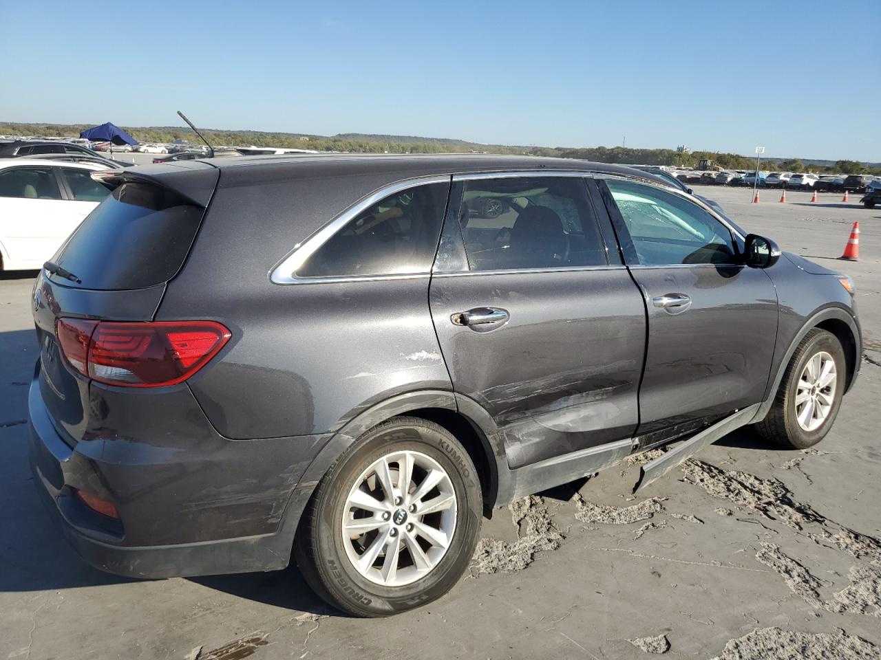 2019 KIA Sorento VIN 5XYPG4A33KG432637 Copart auction photo, rollover damage thumbnail 3