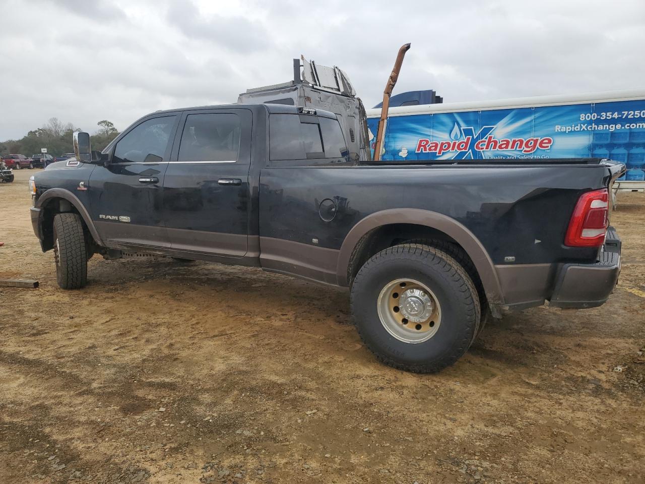 2019 RAM 3500 VIN 3C63RRKL5KG555465 Copart auction photo, vandalism damage thumbnail 2