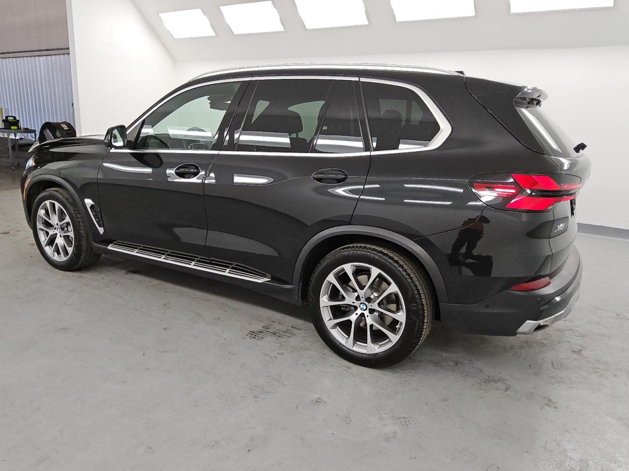 2024 BMW X5 VIN 5UX23EU07R9T82803 Copart auction photo, front end damage thumbnail 2