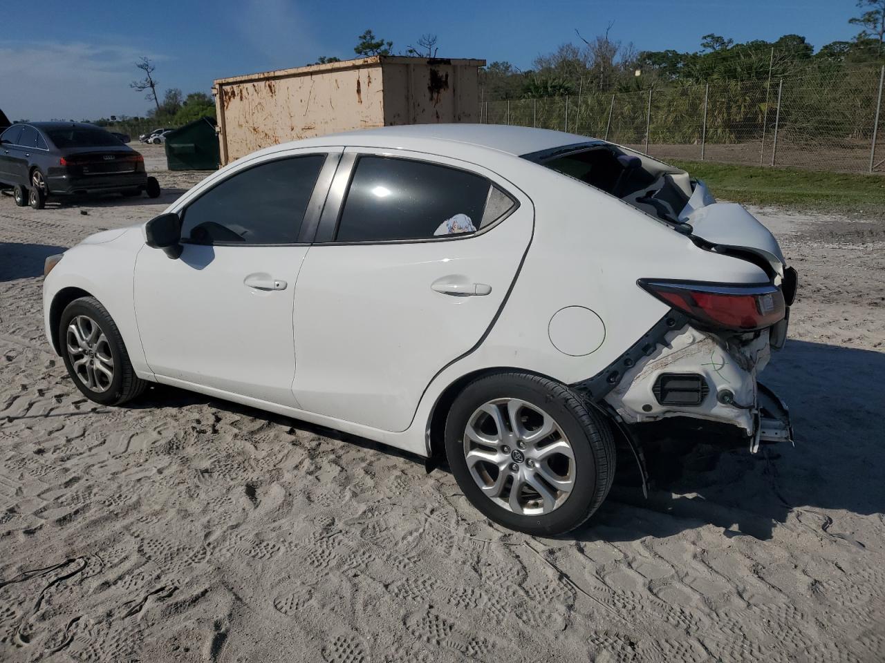 2017 Toyota Yaris VIN 3MYDLBYV9HY150762 Copart auction photo, rear end / side damage thumbnail 2