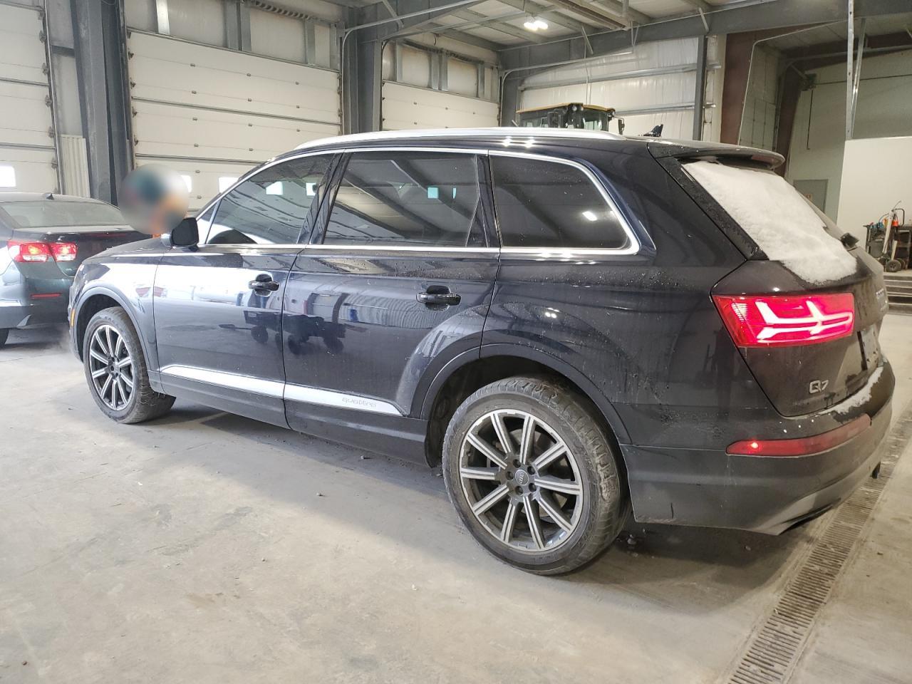 2017 Audi Q7 VIN WA1LAAF7XHD013888 Copart auction photo, minor dent/scratches damage thumbnail 2