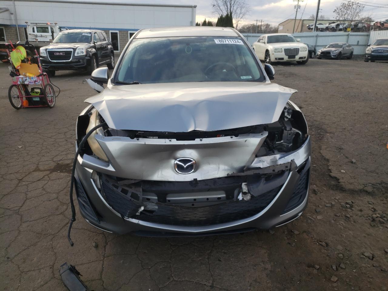 2011 Mazda 3 VIN JM1BL1VG8B1356172 Copart auction photo, front end damage thumbnail 5