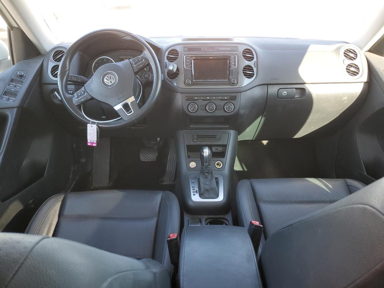 2016 Volkswagen Tiguan VIN WVGBV7AX3GW577011 Copart auction photo, all over damage thumbnail 8