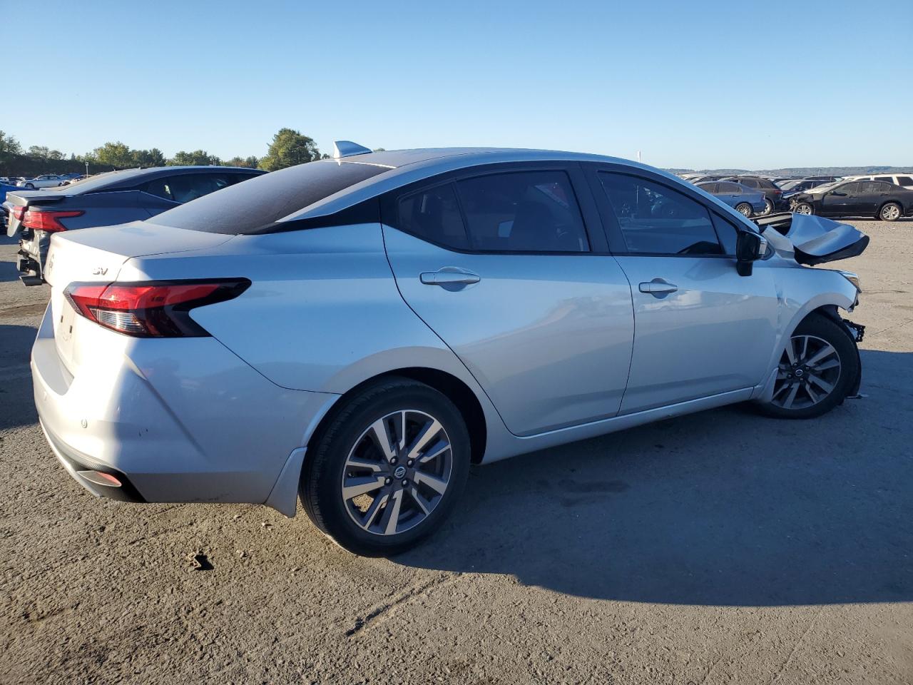 2020 Nissan Versa VIN 3N1CN8EV5LL810722 Copart auction photo, front end / side damage thumbnail 3
