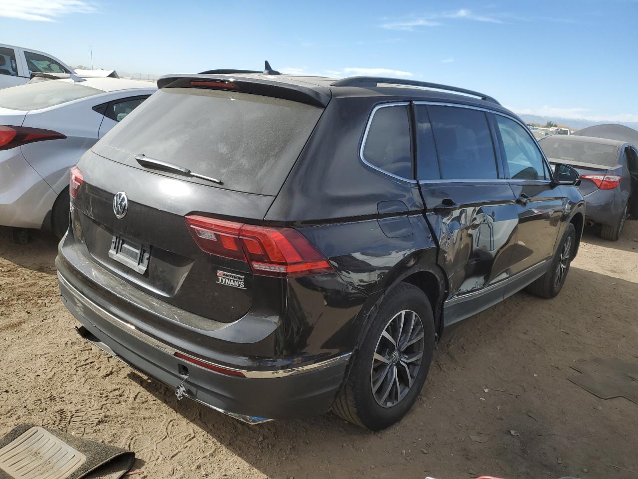 2020 Volkswagen Tiguan VIN 3VV2B7AX6LM015614 Copart auction photo, front end / side damage thumbnail 3