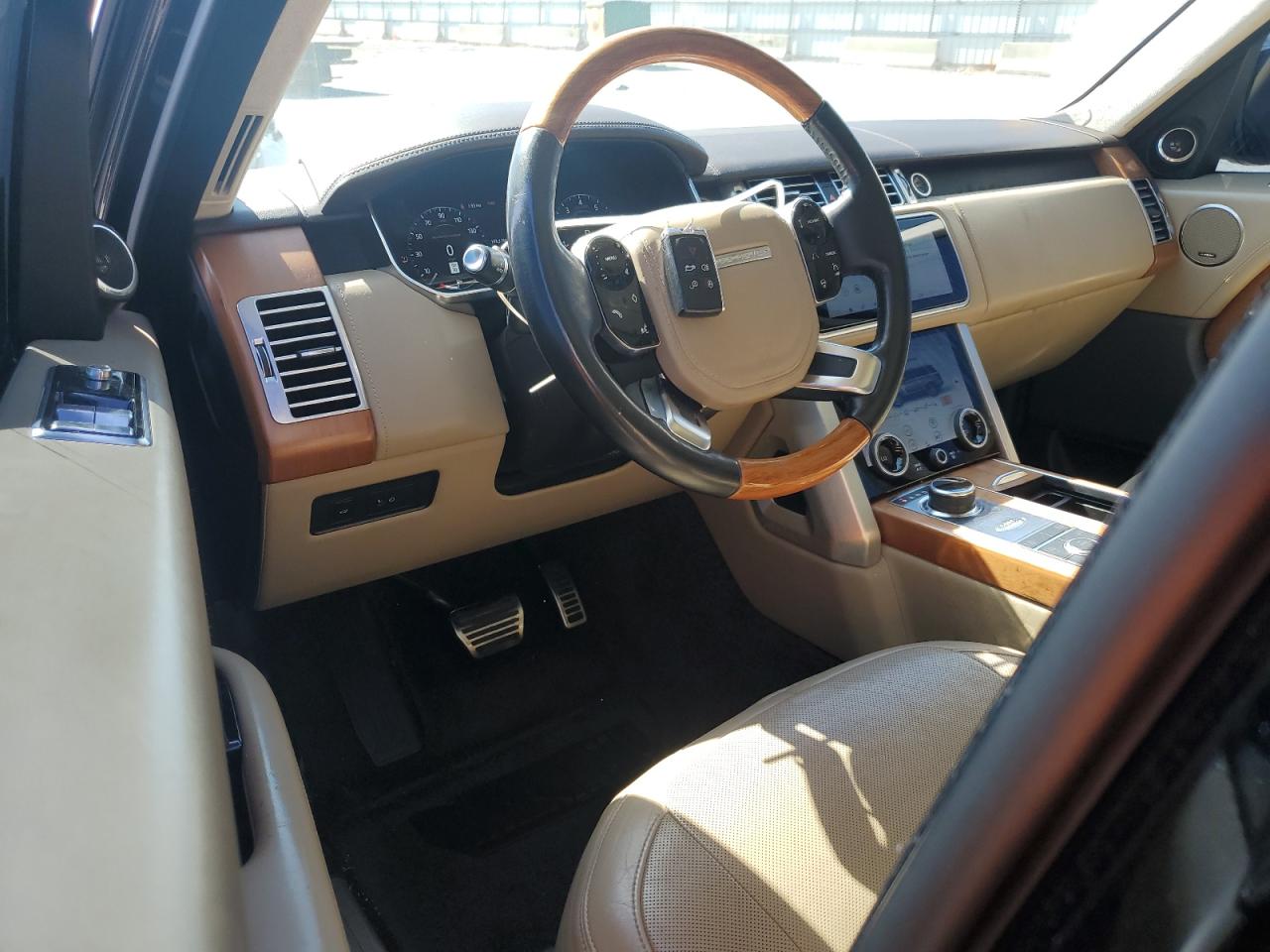 2018 Land Rover Range Rover VIN SALGV2RE0JA515305 Copart auction photo, side damage thumbnail 8