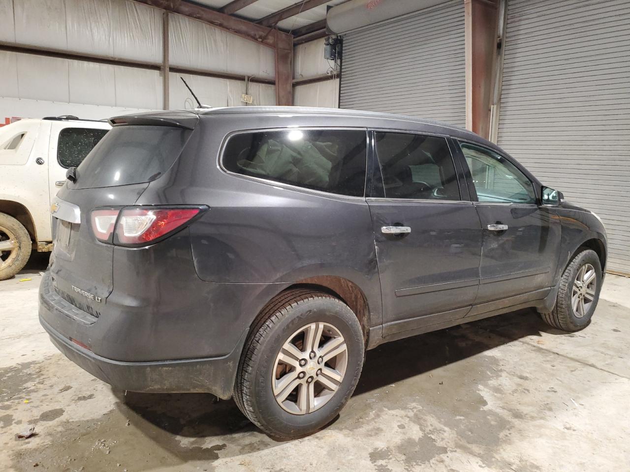 2015 Chevrolet Traverse VIN 1GNKVGKD1FJ300644 Copart auction photo, front end / side damage thumbnail 3