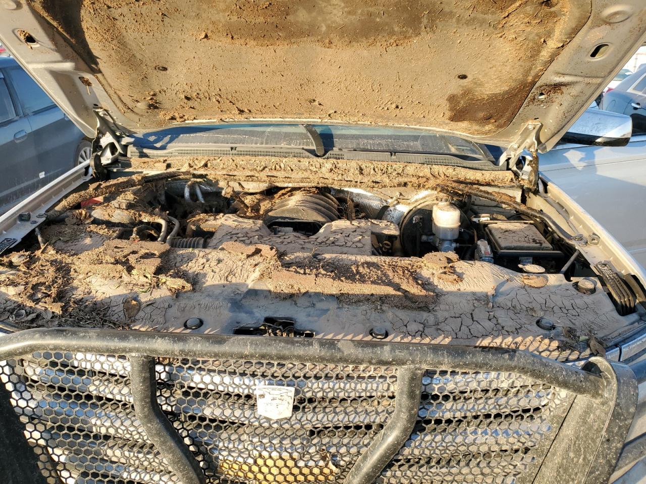 2016 Chevrolet Suburban VIN 1GNSKJKC9GR261706 Copart auction photo, water/flood / side damage thumbnail 12