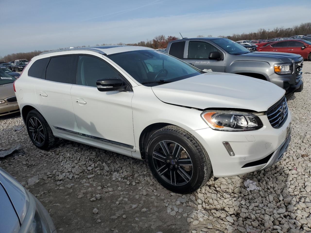2017 Volvo XC60 VIN YV440MRR4H2145730 Copart auction photo, front end damage thumbnail 4