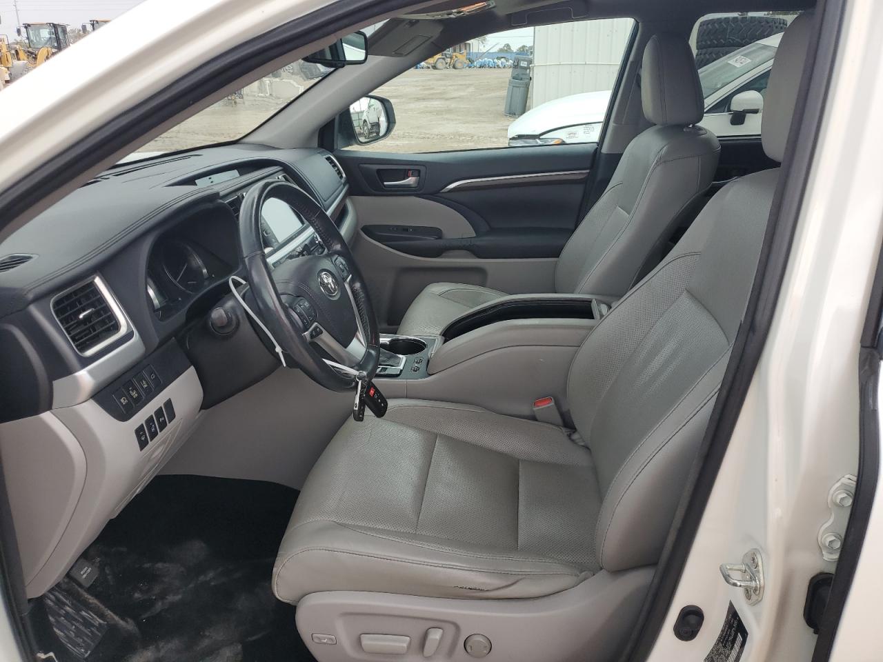 2015 Toyota Highlander VIN 5TDDKRFH3FS193747 Copart auction photo, water/flood damage thumbnail 7