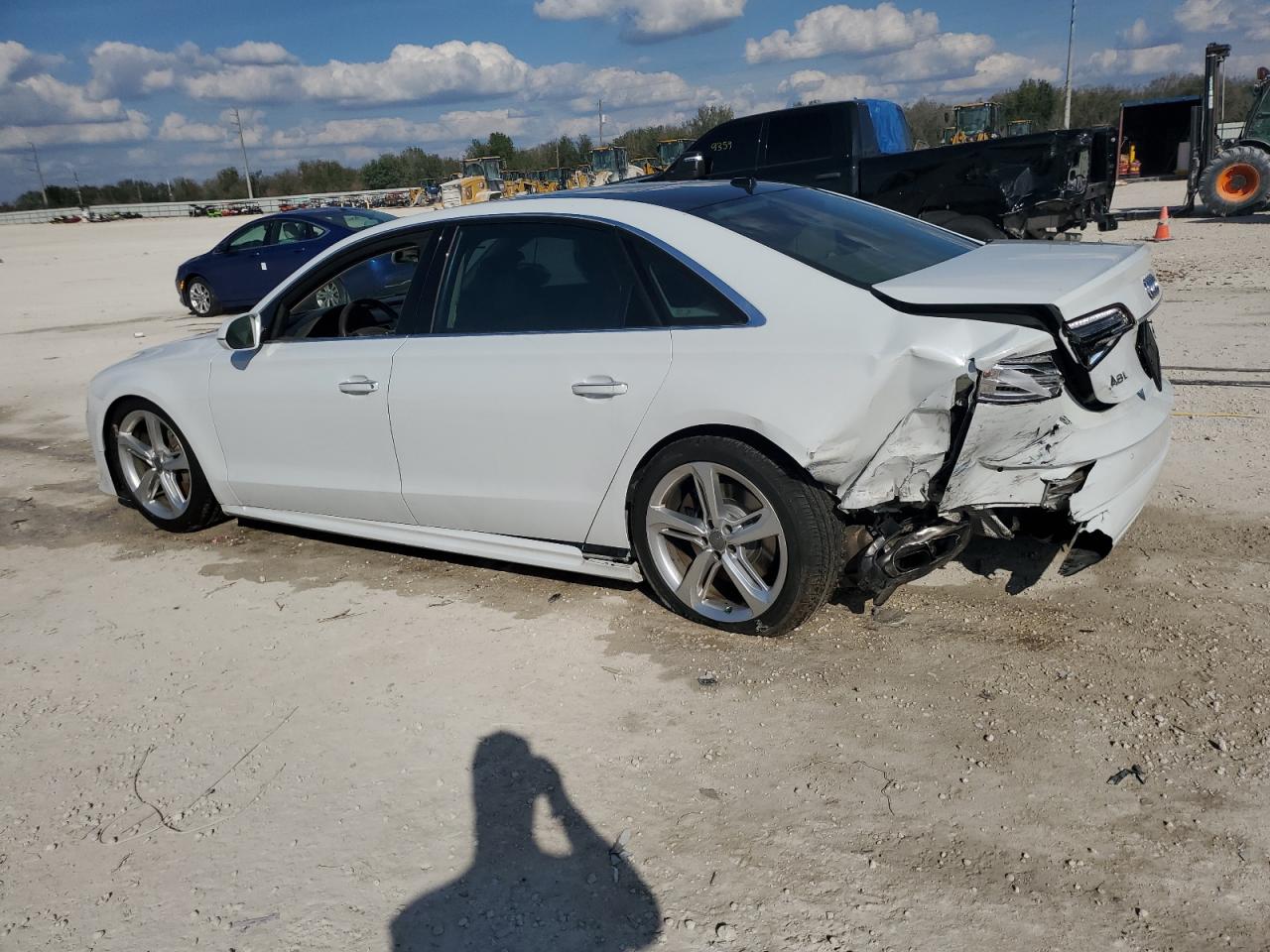 2018 Audi A8 VIN WAU43AFD0JN000297 Copart auction photo, rear end / side damage thumbnail 2