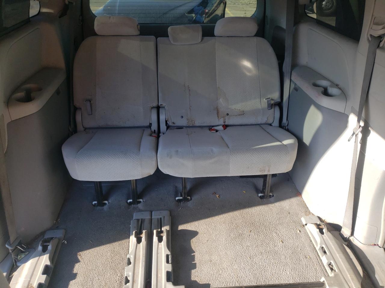 2011 Toyota Sienna VIN 5TDKK3DC2BS071130 Copart auction photo, front end / side damage thumbnail 10