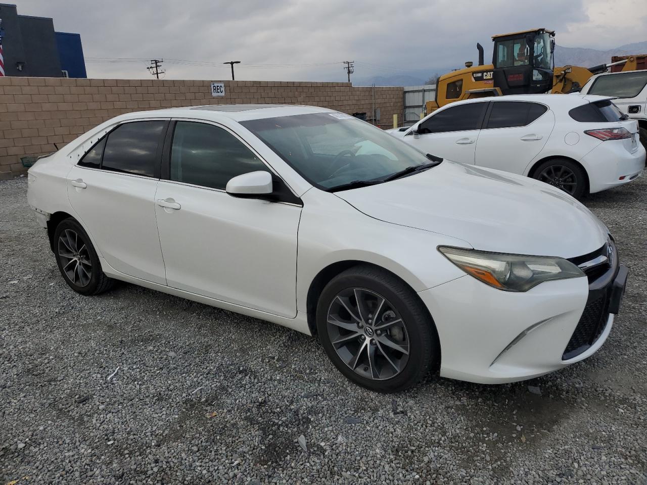 2015 Toyota Camry VIN 4T1BF1FK7FU054754 Copart auction photo, rear end damage thumbnail 4