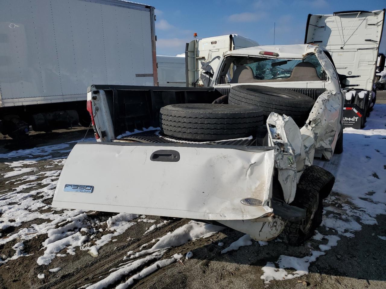 2001 Ford F350 VIN 1FTSF31L91EB39274 Copart auction photo, all over damage thumbnail 3