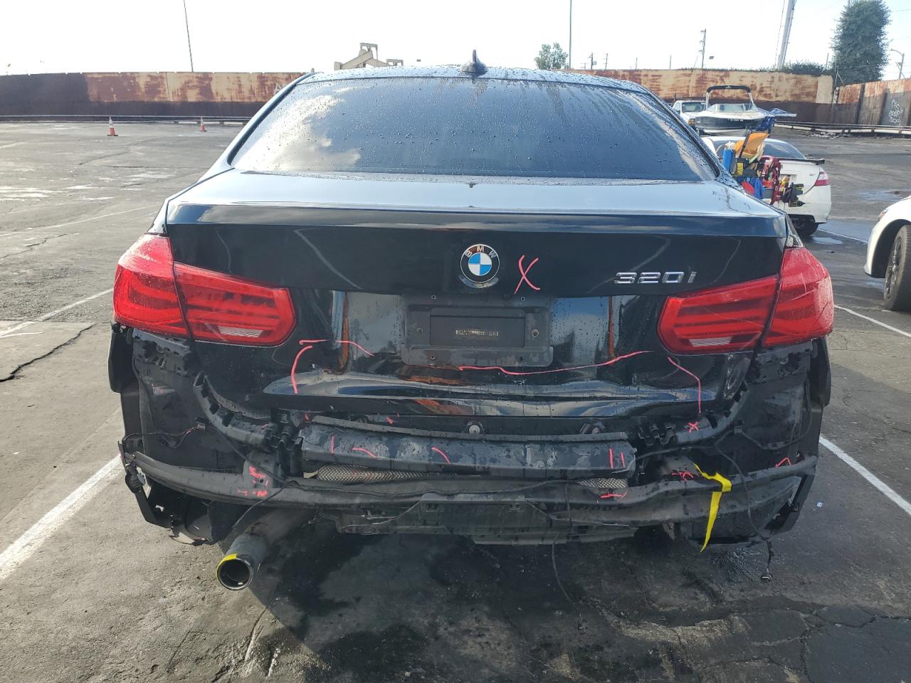 2016 BMW 3er VIN WBA8E1G55GNU12288 Copart auction photo, rear end / mechanical damage thumbnail 6