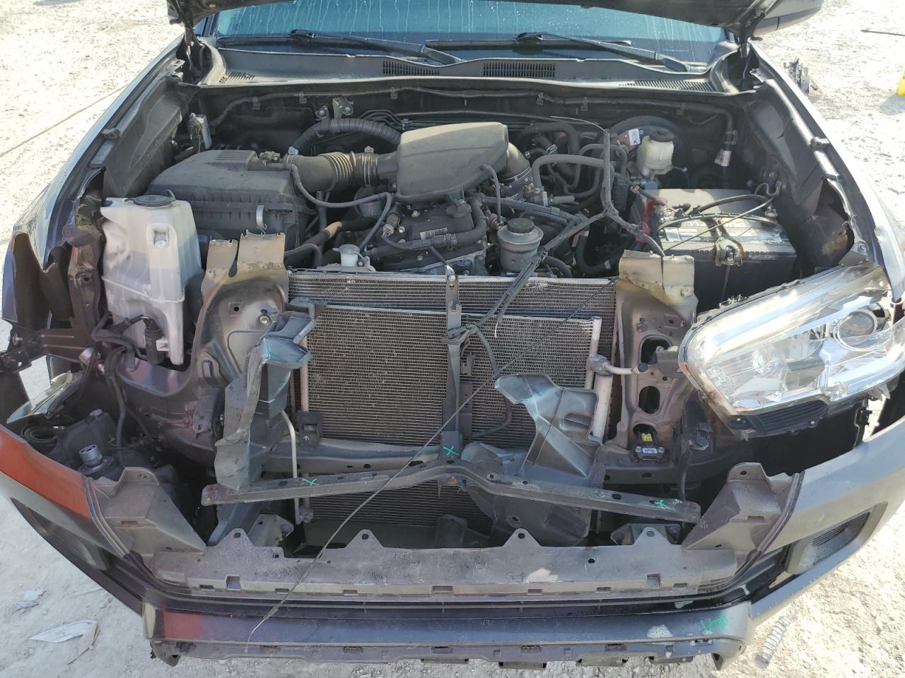 2018 Toyota Tacoma VIN 5TFAX5GN6JX119825 Copart auction photo, front end damage thumbnail 11