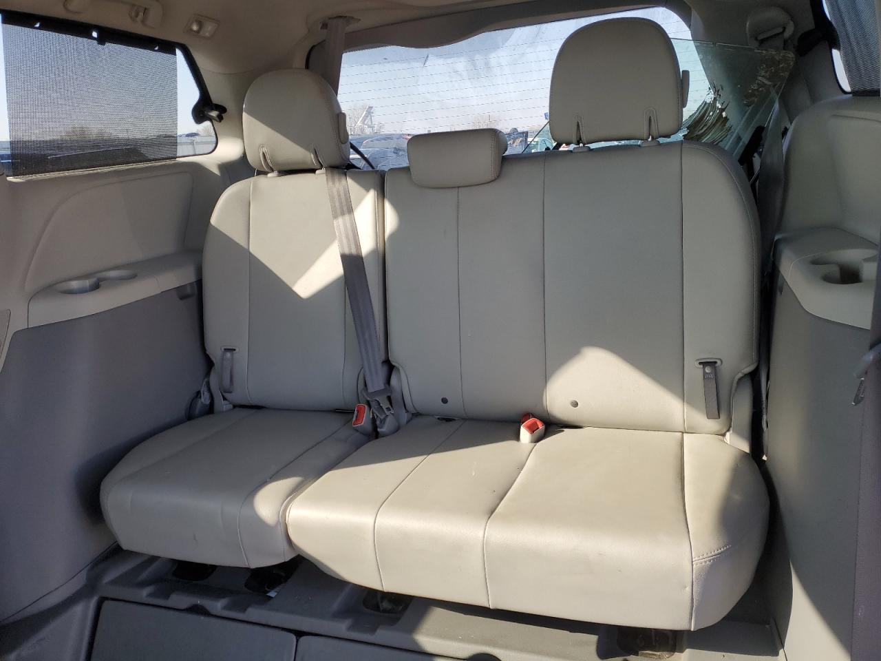 2014 Toyota Sienna VIN 5TDYK3DC5ES431148 Copart auction photo, front end damage thumbnail 10