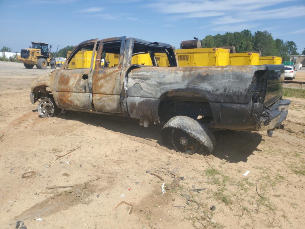 2002 Chevrolet Silverado VIN 1GCHK29152E101464 Copart auction photo, burn damage thumbnail 2