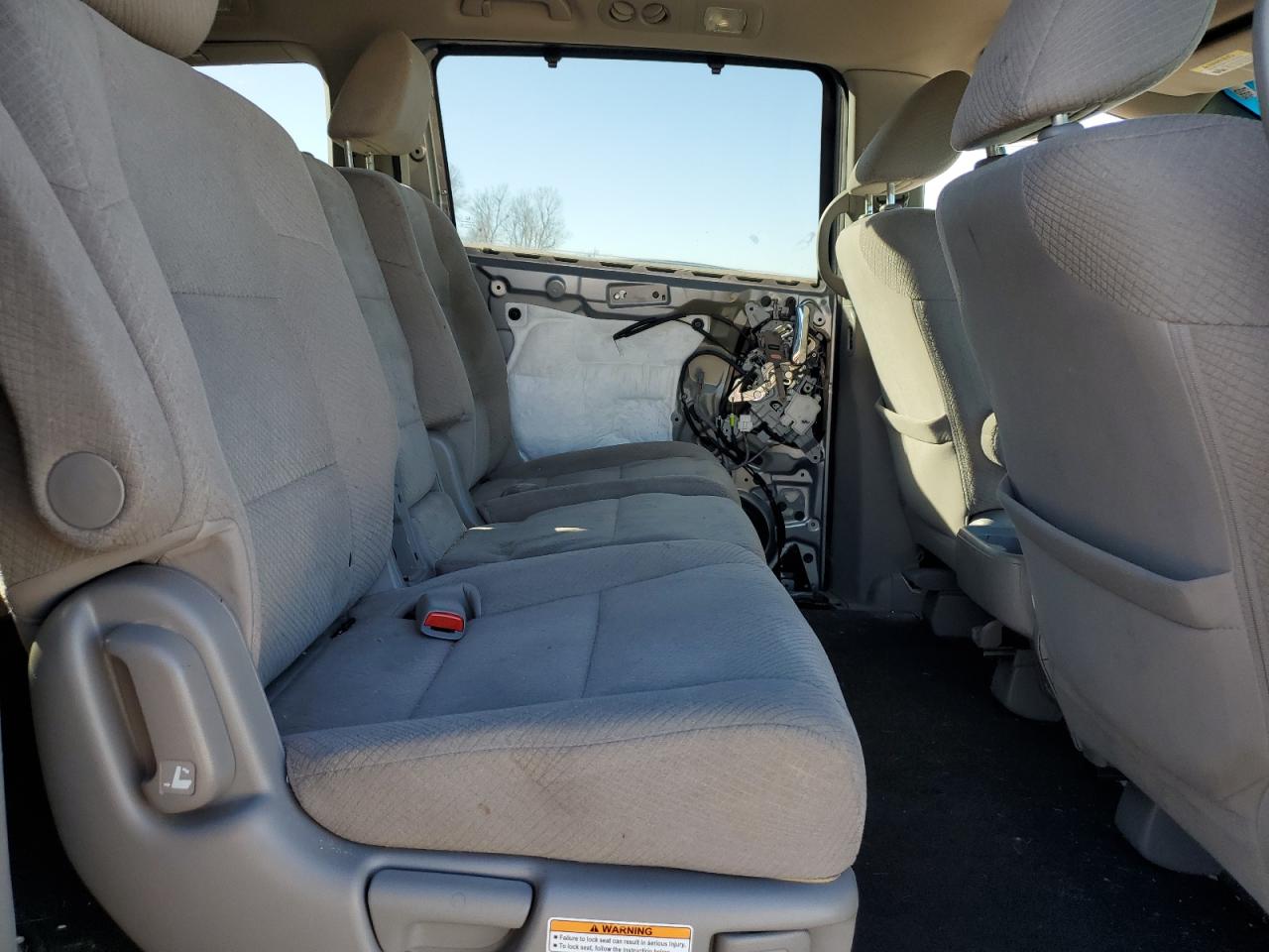 2016 Honda Odyssey VIN 5FNRL5H3XGB151417 Copart auction photo, rear end / minor dent/scratches damage thumbnail 11