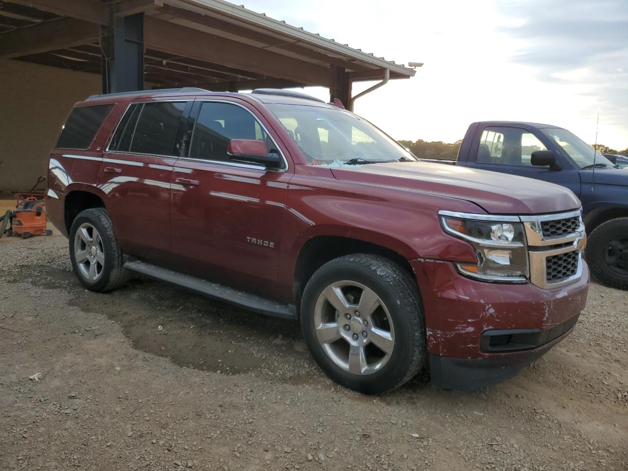 2016 Chevrolet Tahoe VIN 1GNSCBKC8GR333143 Copart auction photo, front end / side damage thumbnail 4