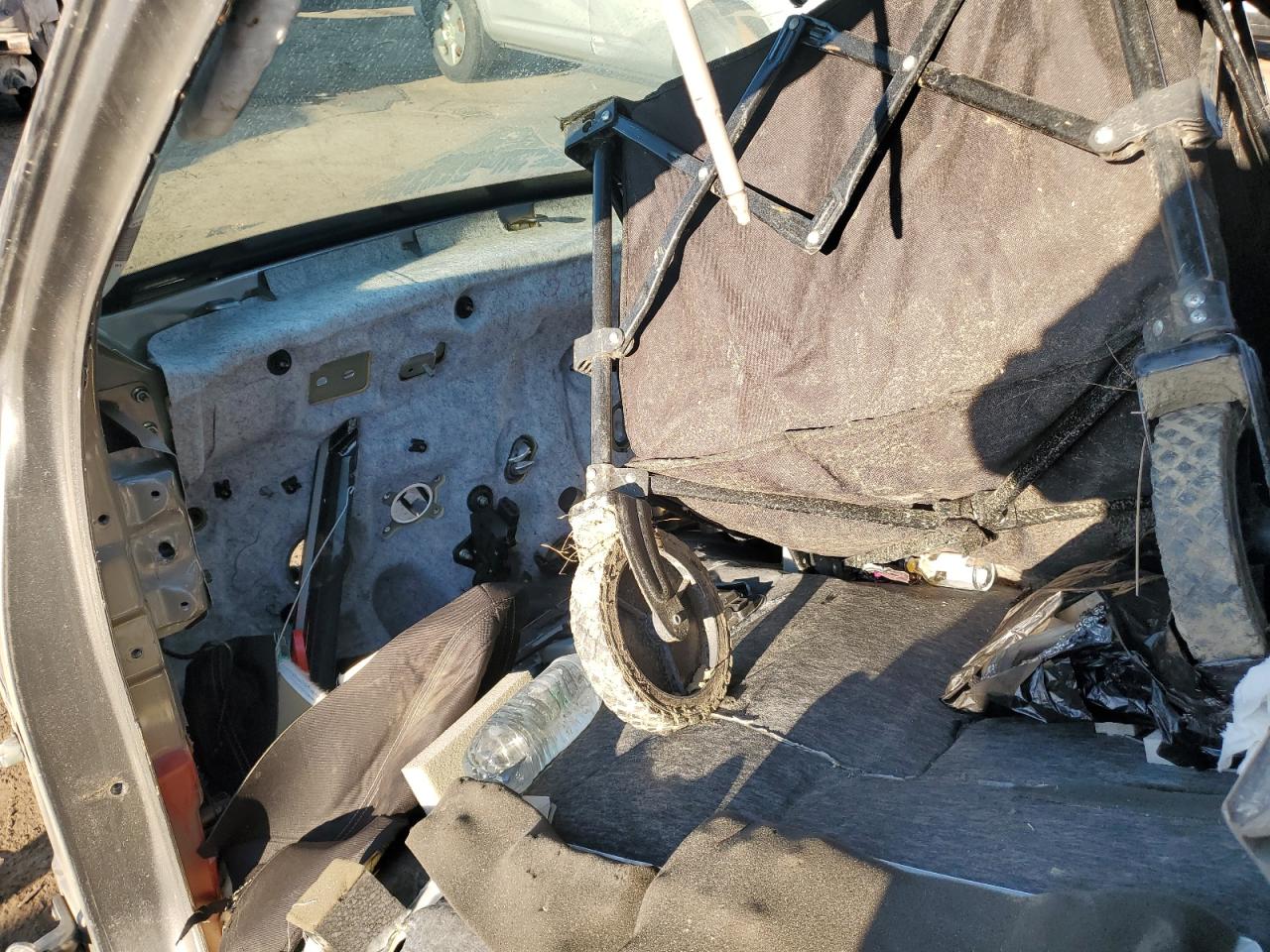 2015 KIA Soul VIN KNDJN2A21F7232026 Copart auction photo, stripped / vandalism damage thumbnail 9