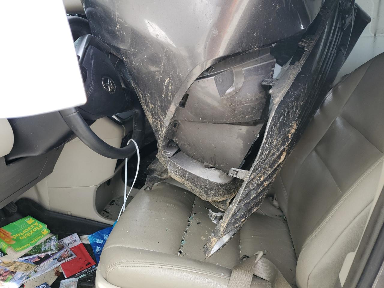2018 Toyota Sienna VIN 5TDYZ3DC6JS912631 Copart auction photo, all over damage thumbnail 7