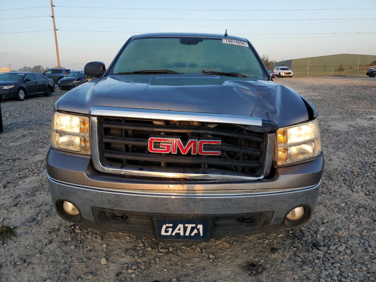 2008 GMC Sierra VIN 3GTEK13JX8G261363 Copart auction photo, front end / side damage thumbnail 5