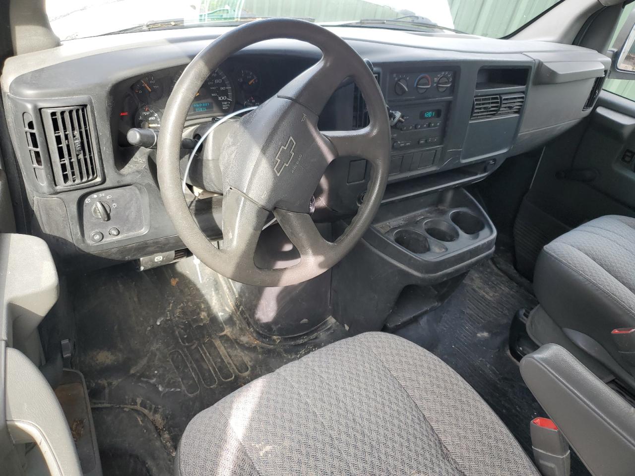 2006 Chevrolet Express VIN 1GBHG31U161174314 Copart auction photo, mechanical damage thumbnail 8