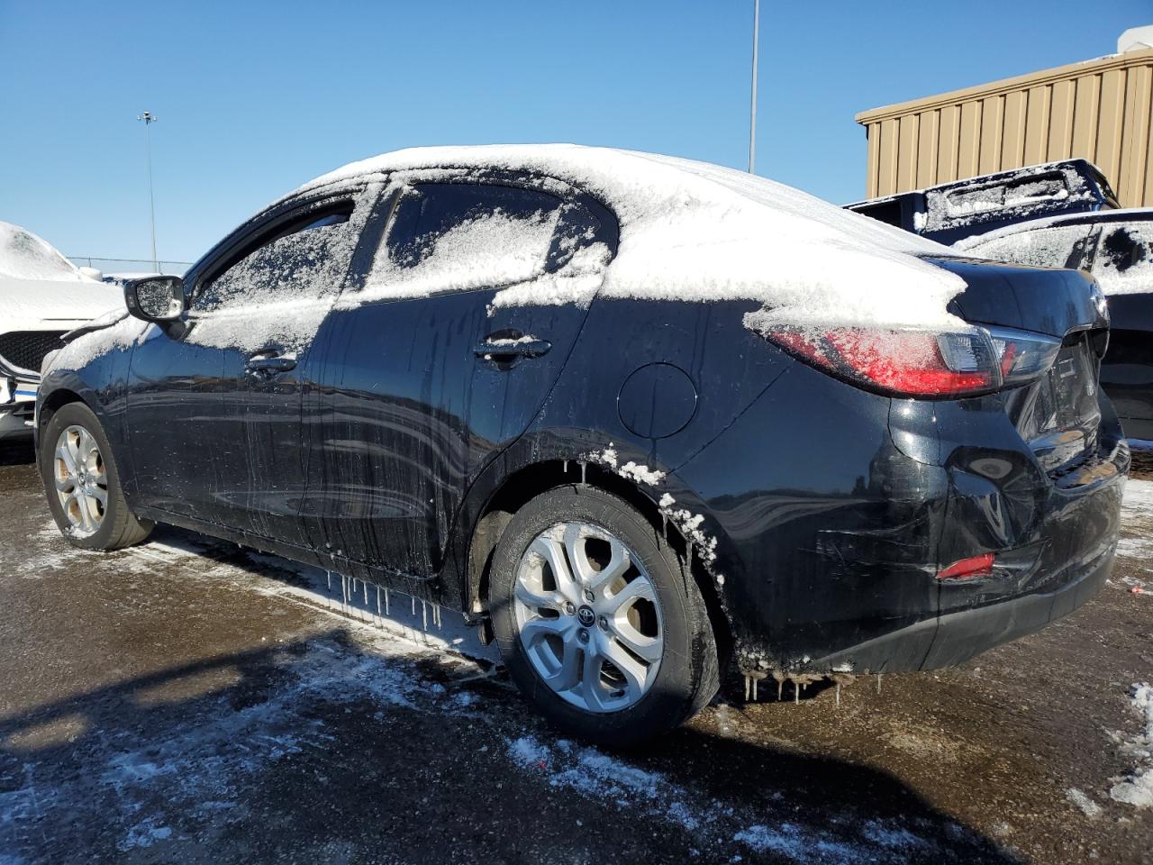 2018 Toyota Yaris VIN 3MYDLBYV0JY305642 Copart auction photo, front end damage thumbnail 2