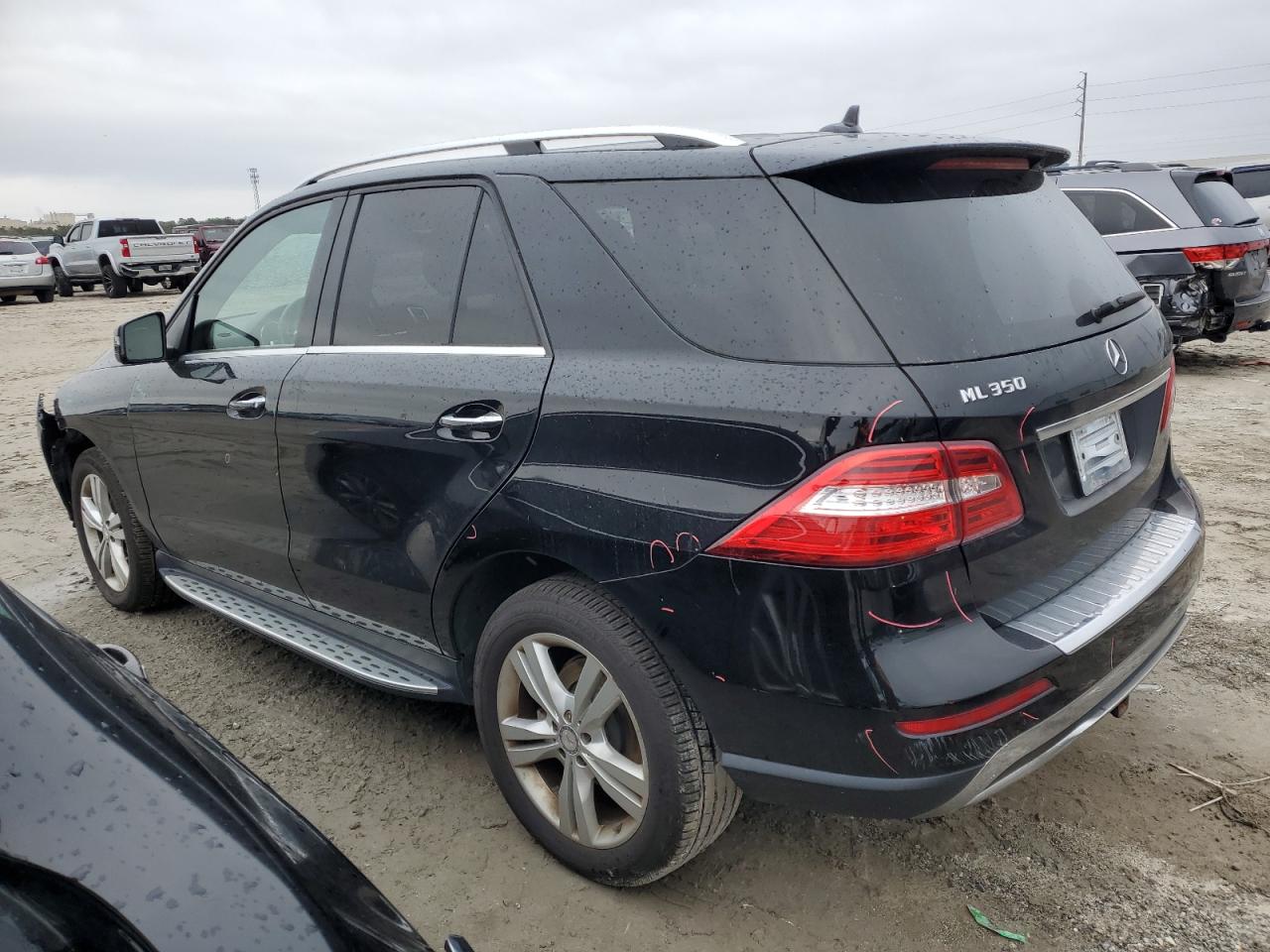2015 Mercedes-Benz M-klasse VIN 4JGDA5JB5FA530927 Copart auction photo, front end damage thumbnail 2
