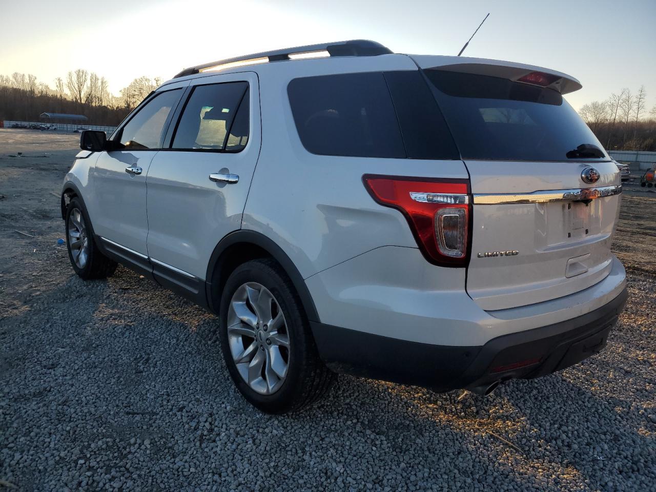2014 Ford Explorer VIN 1FM5K7F82EGB53155 Copart auction photo, front end damage thumbnail 2