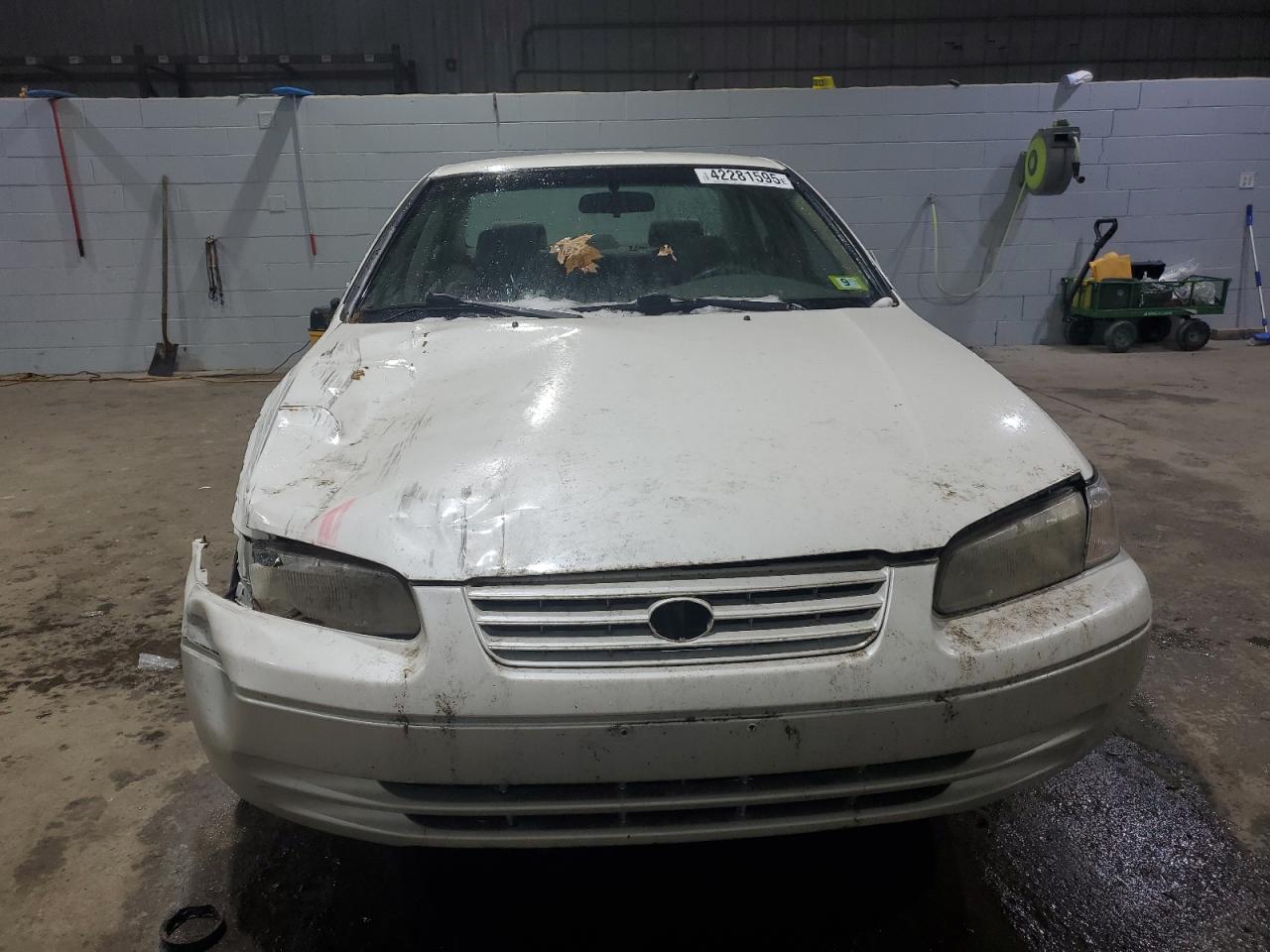 1999 Toyota Camry VIN JT2BG28K1X0338483 Copart auction photo, side / front end damage thumbnail 5